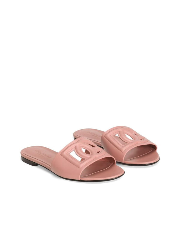 Flache Sandalen mit Logoprägung und Cut-out