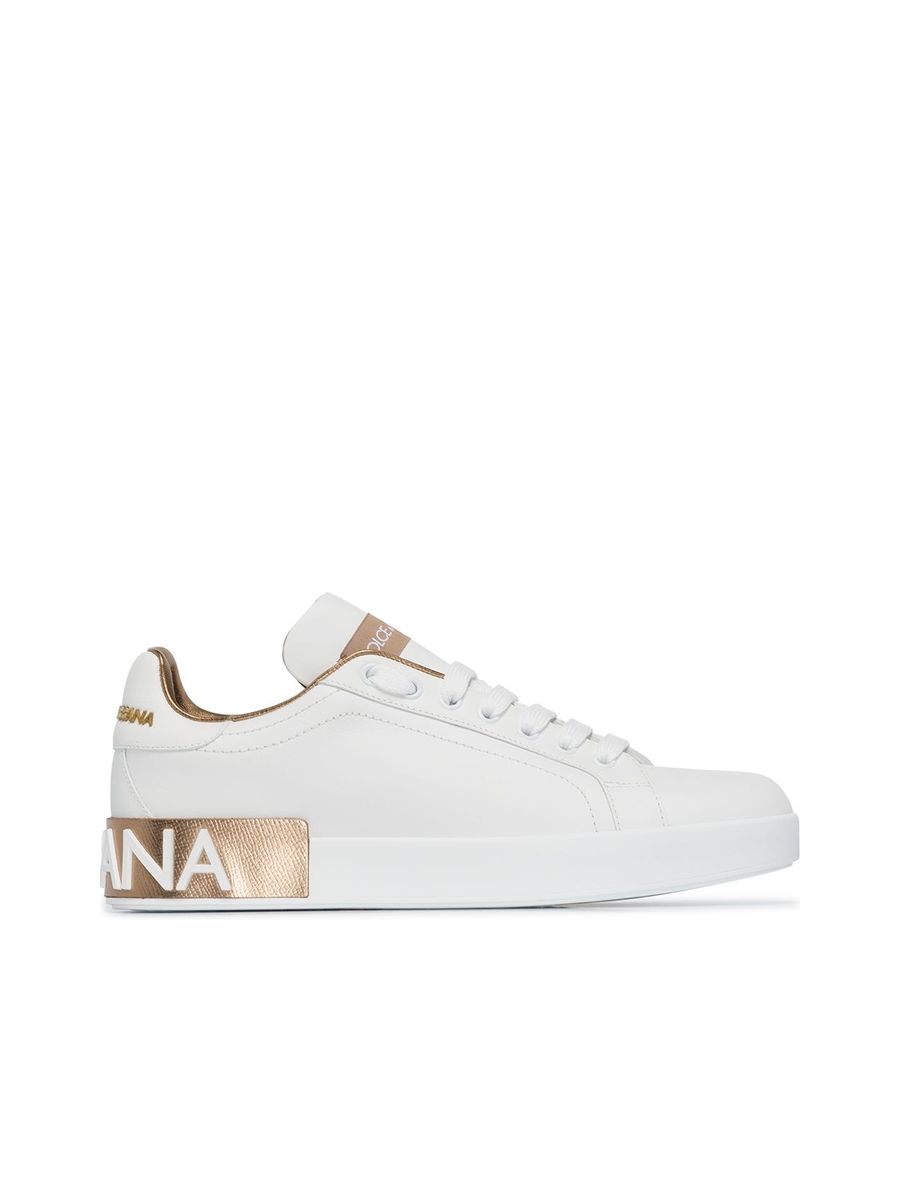 Sneaker mit Logo-Patch und Schnürverschluss