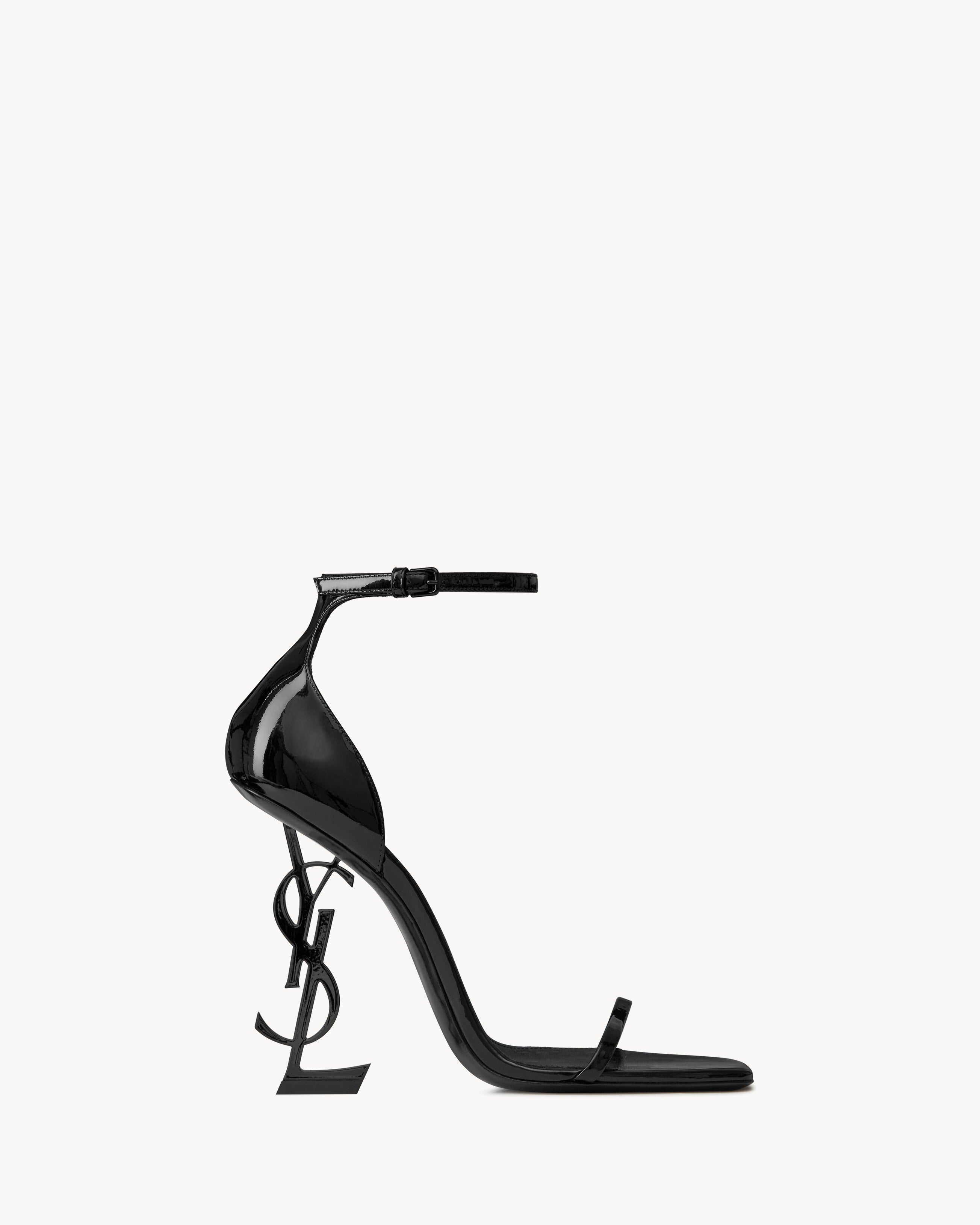 Opyum Sandalen aus schwarzem Lackleder